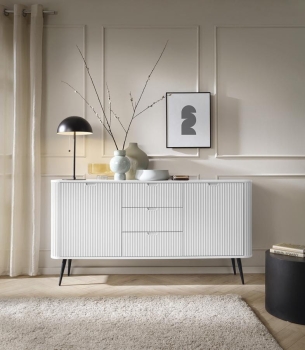 Zova_bialy_zloty_kom2d3s_prosto_otwarte Meble do salonu ELEGANCE frezowane, witryna biała kaszmir frezowana, komoda na nóżkach kaszmir beż, szafka rtv kaszmir na nóżkach, szafka pod telewizor czarna frezowana kaszmir, witryna kaszmir do salonu